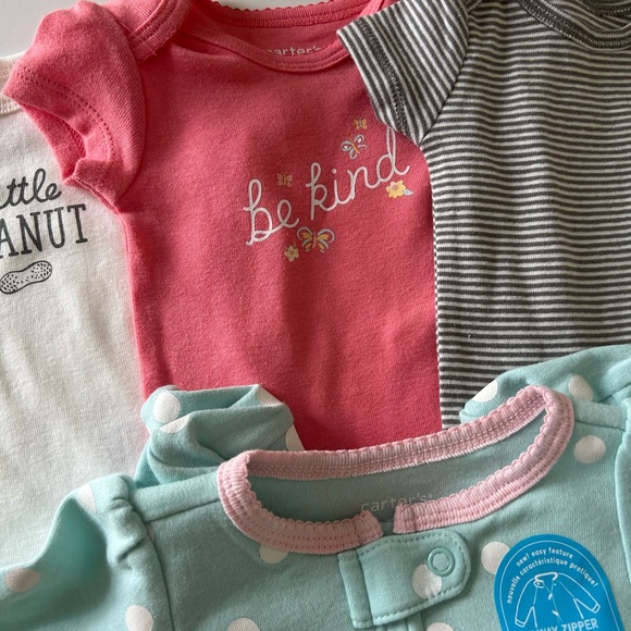 Newborn bundle, new and never washed or worn - Picture 3 of 5